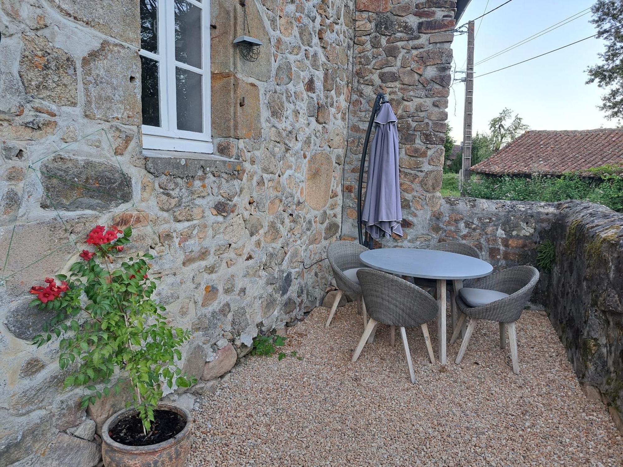 Lavallade12 Chambers D'Hotes Roussines Exterior photo